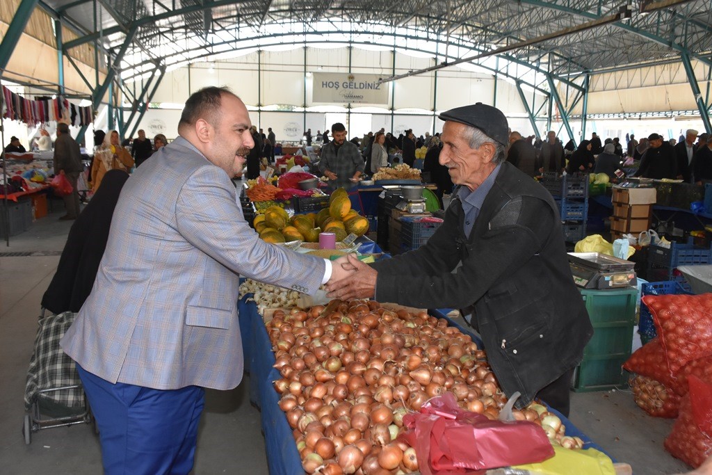 Başkan Hamamcı’dan pazar ziyareti