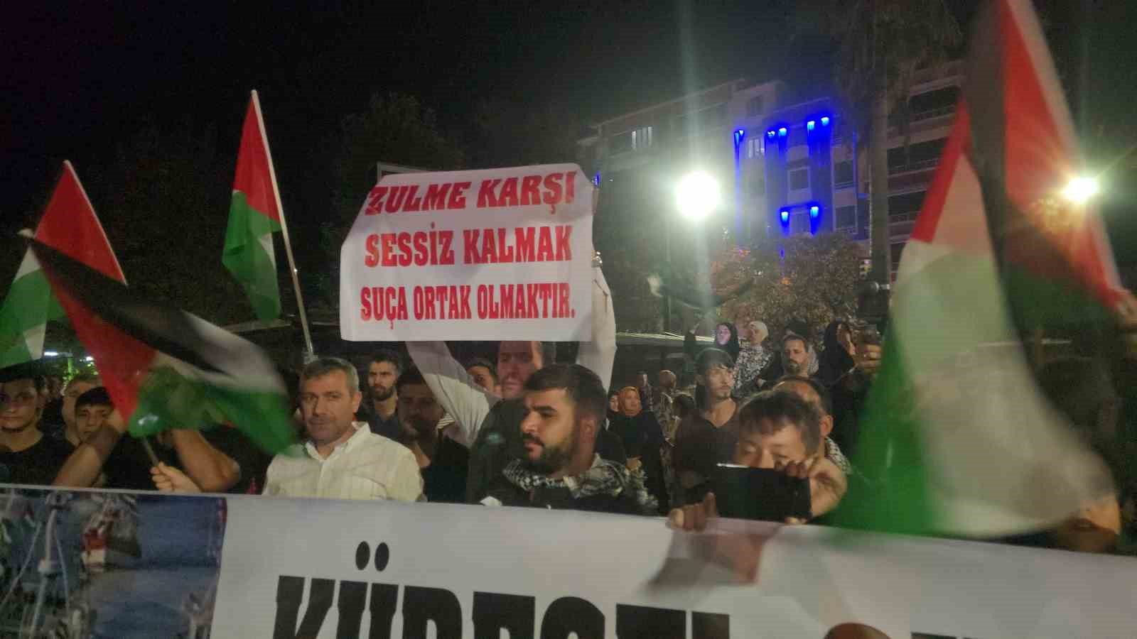 Gaziantepliler "Sumud Filosu"na destek için toplandı