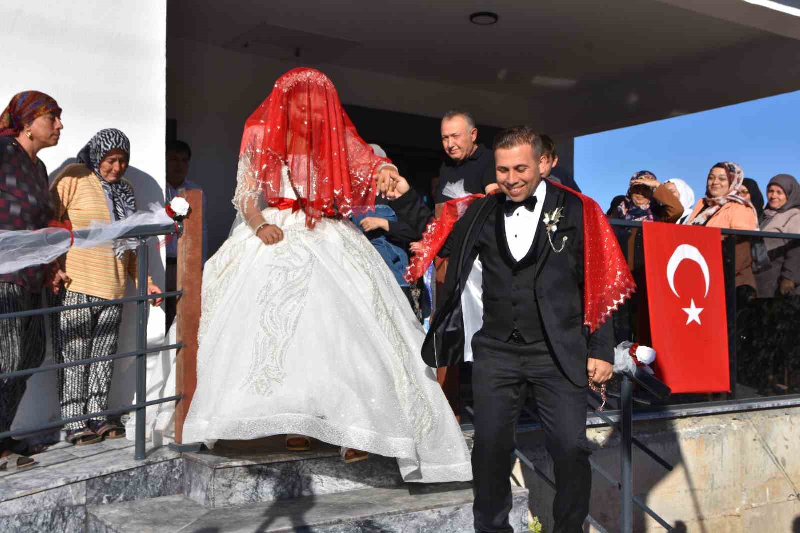 . Denizli’ye gelin olan  Taylandlı Apinya, Müslüman oldu
