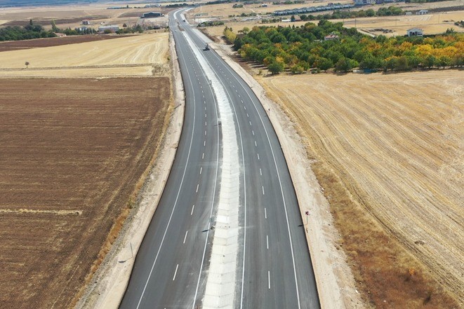 Kırşehir Kaman’a 2,7 milyar liralık karayolu yatırımı
