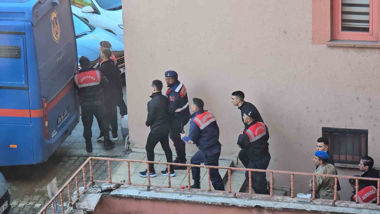 Kuyumcu soygunu zanlıları ilk kez hakim karşısında