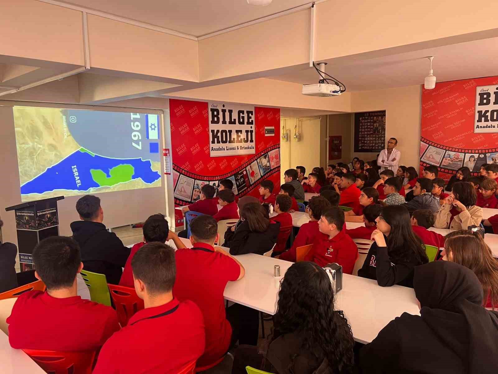 Bilge koleji öğrencilerinden Filistin’e destek: ‘mavi kurdele’ etkinliği