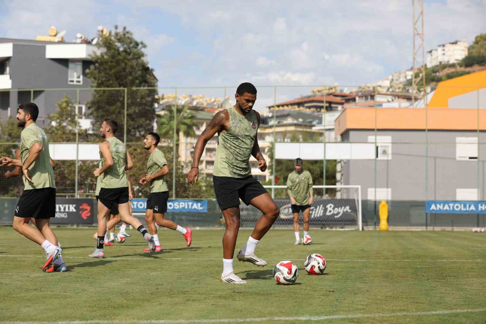 Alanyaspor, Gençlerbirliği maçı hazırlıklarını tamamladı