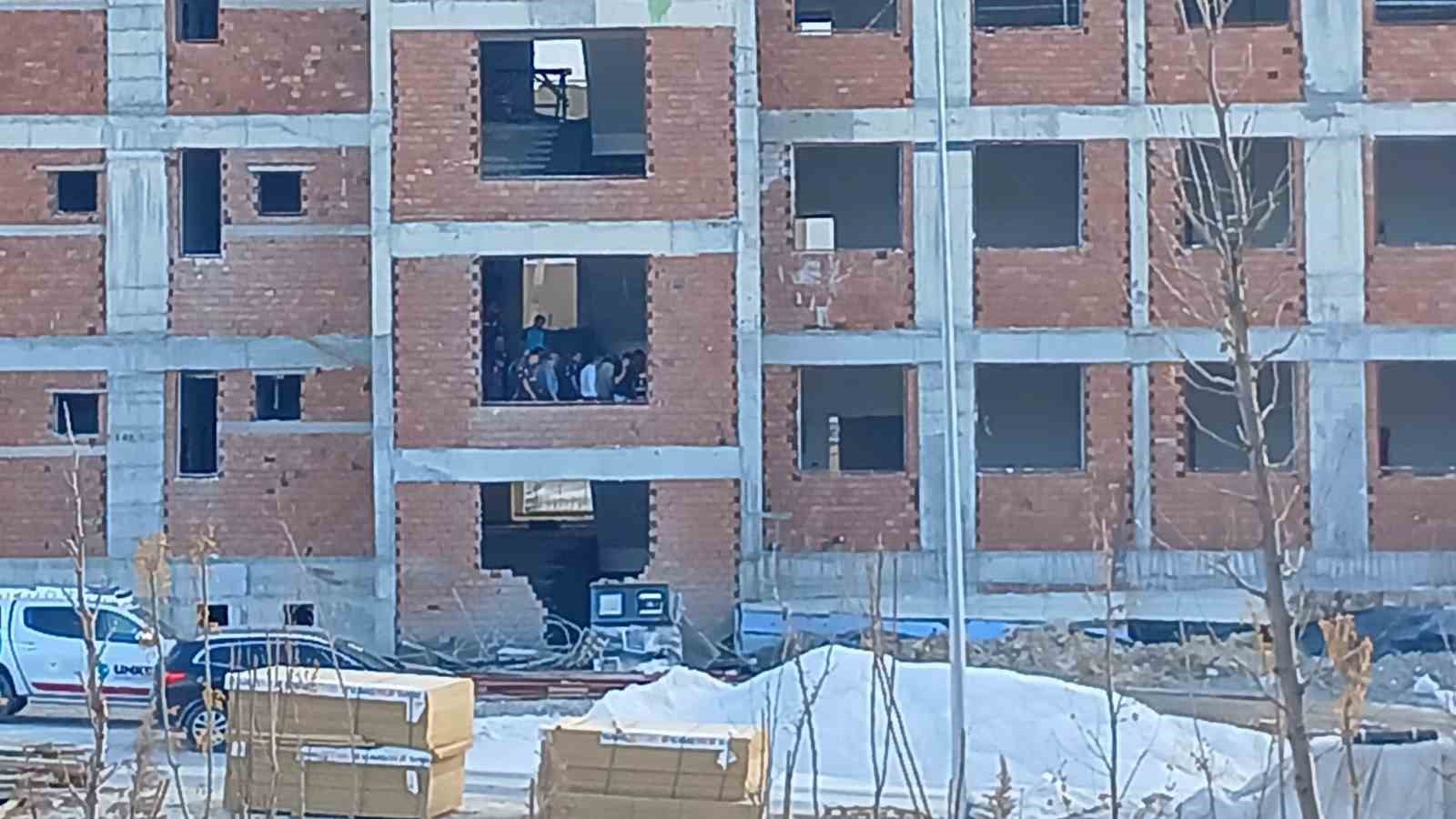 Malatya’da inşaatta kalıp çöktü: 2 işçi yaralandı