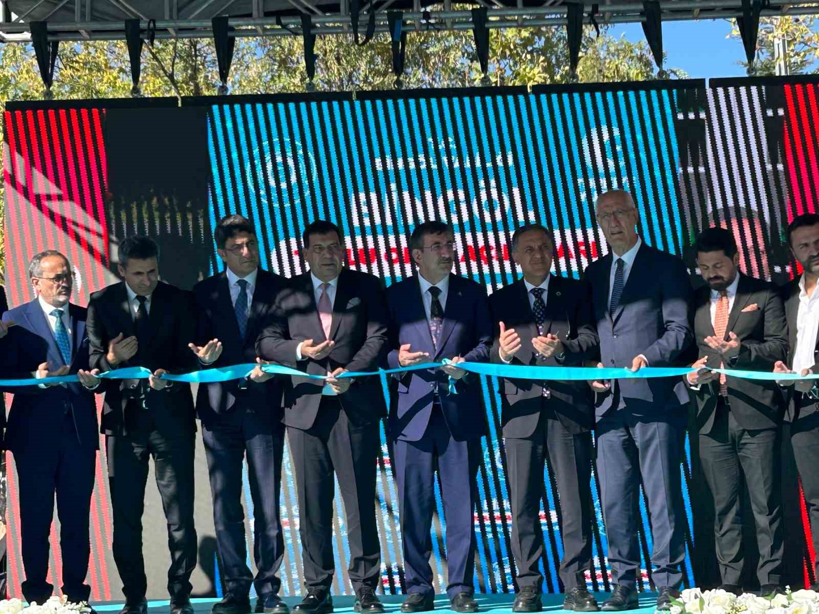 Cumhurbaşkanı Yardımcısı Yılmaz, açılış ve temel atma törenine katıldı