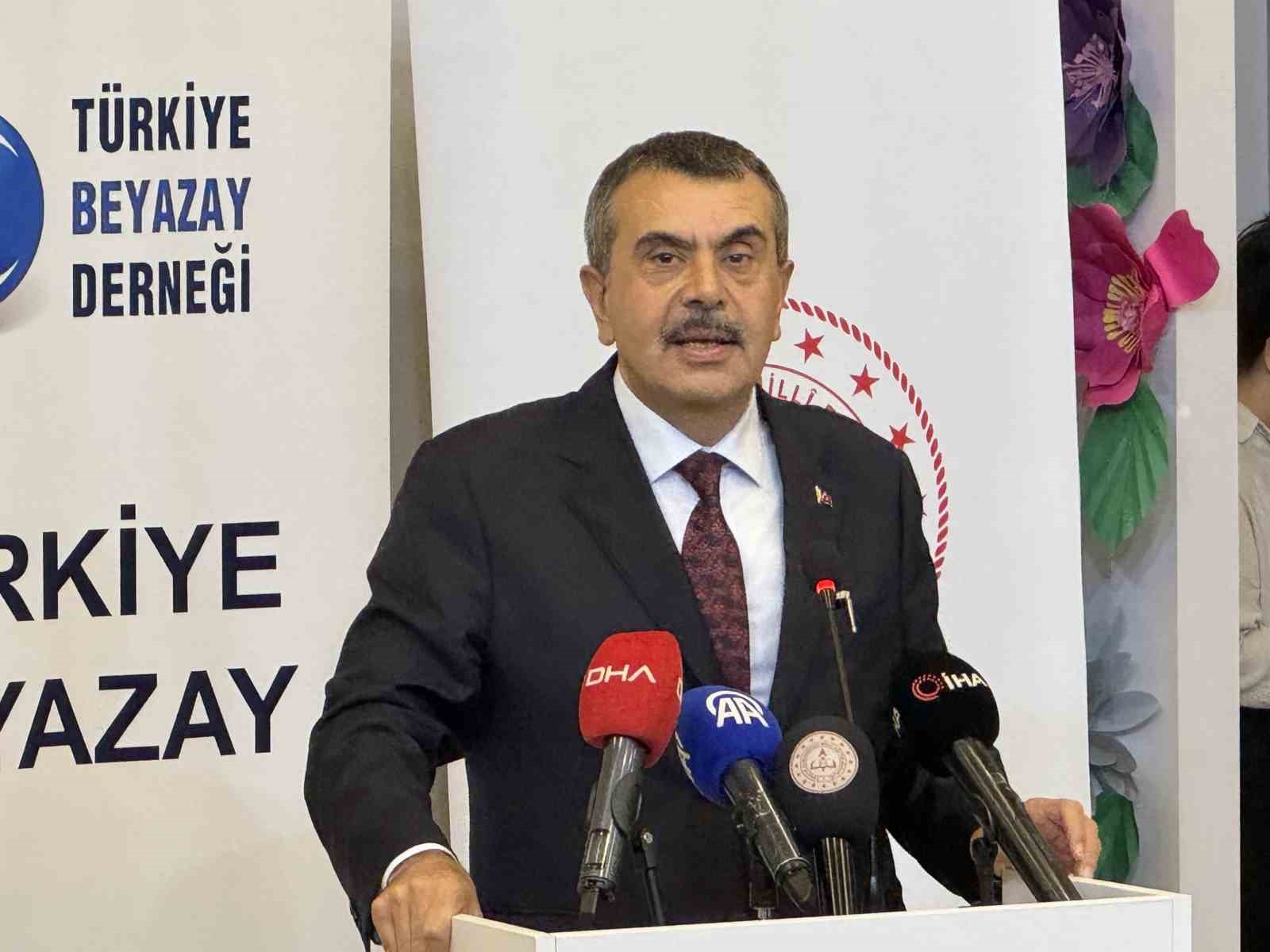 Bakan Tekin: "Özel rehabilitasyon merkezlerinde eğitim desteği verdiğimiz yaklaşık 600 bin özel eğitim öğrencimiz var"