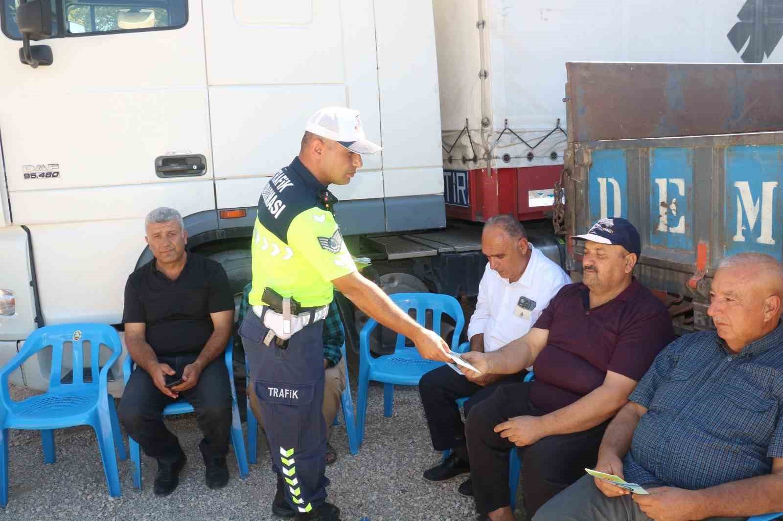 Kilis&rsquo;te &ccedil;ift&ccedil;ilere &lsquo;&rsquo;G&uuml;venli Trakt&ouml;r Kullanımı&rsquo;&rsquo; eğitimi verildi
