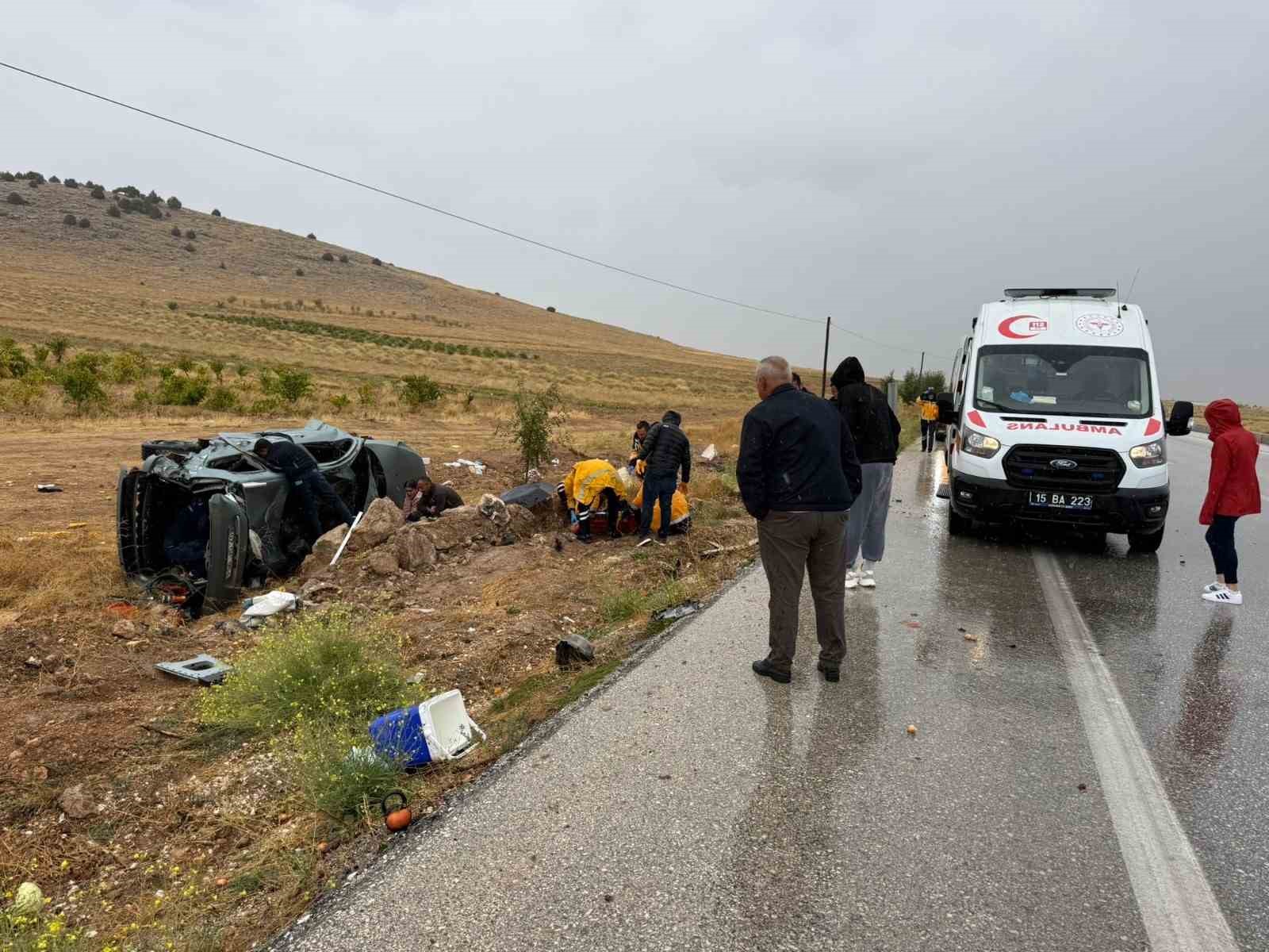 Aynı gün içinde yaşanan üç kaza nedeniyle çileden çıkan başkan, karayollarına tepki gösterdi