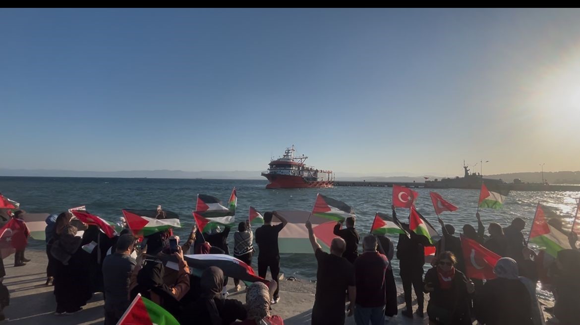 Sinop’ta balıkçılardan Filistin’e destek korteji