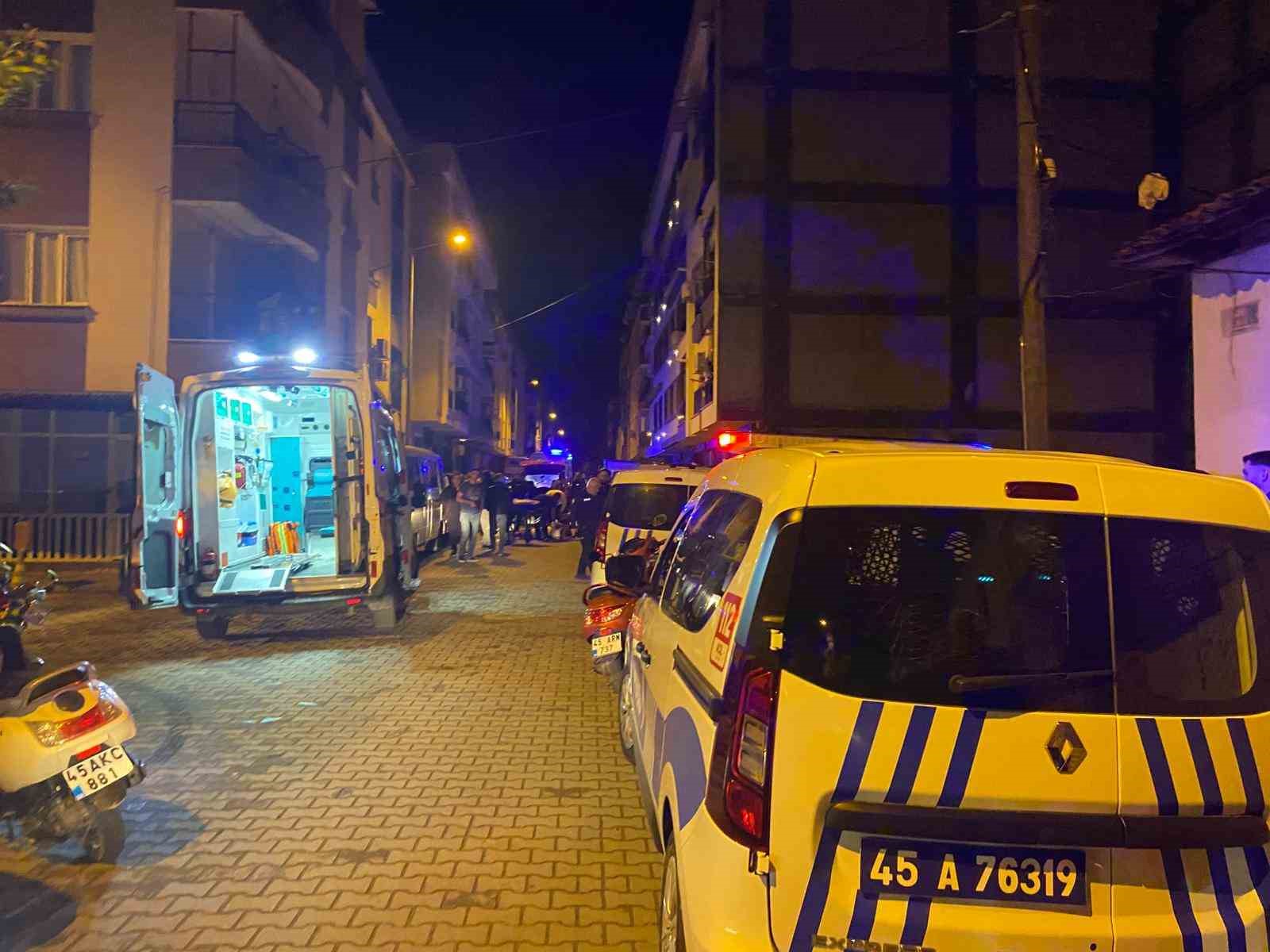 Manisa&rsquo;da araca silahlı saldırı: 3 yaralı
