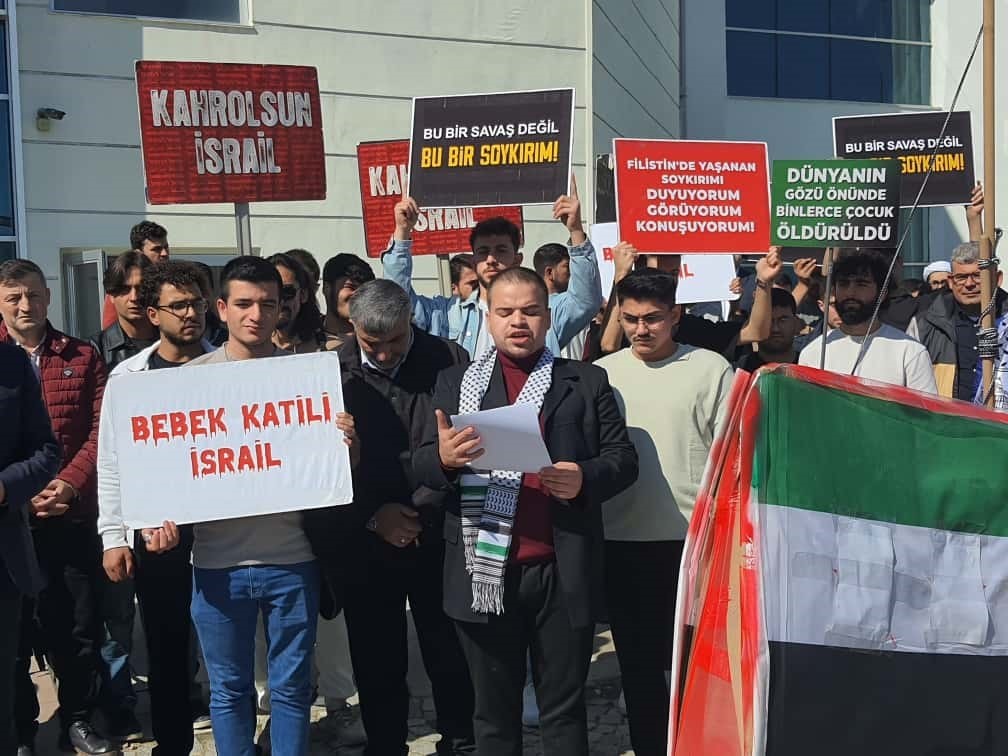 &Uuml;niversiteli &ouml;ğrencilerinden Gazze&rsquo;ye destek
