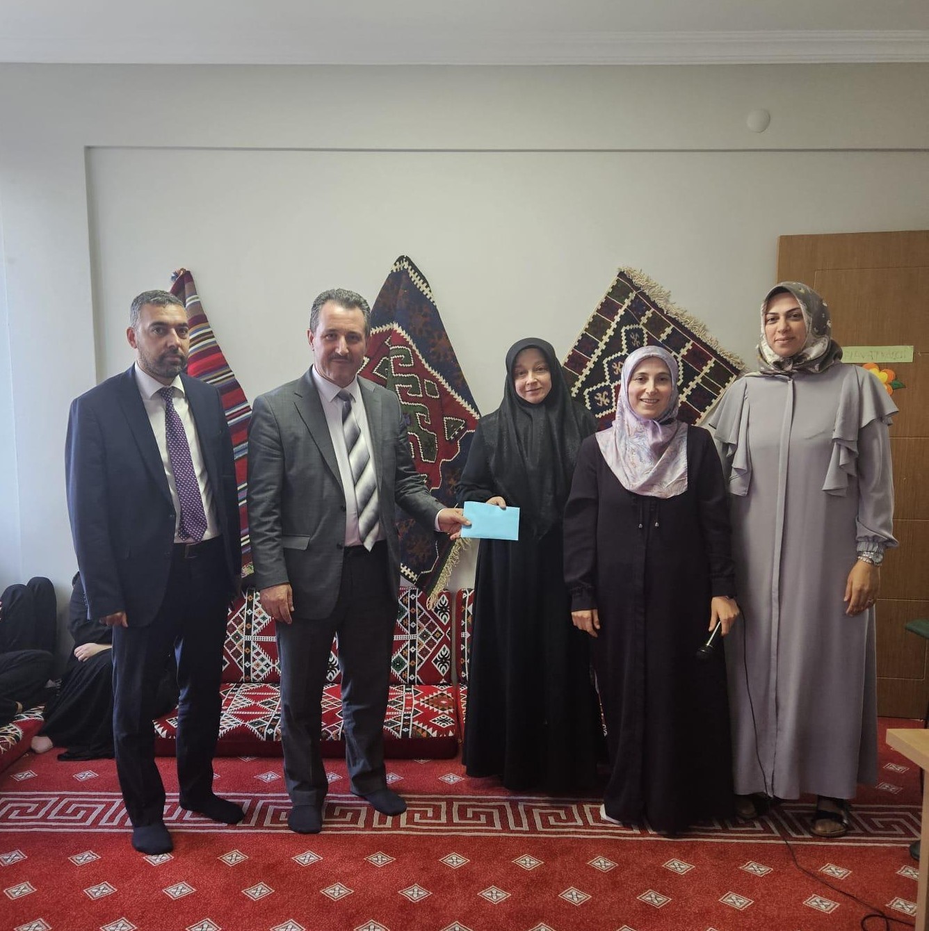 Kendileri küçük yürekleri kocaman