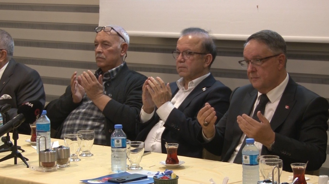 BİSAG’da Prof. Dr. Erkin Emet’ten Doğu Türkistan gerçeği