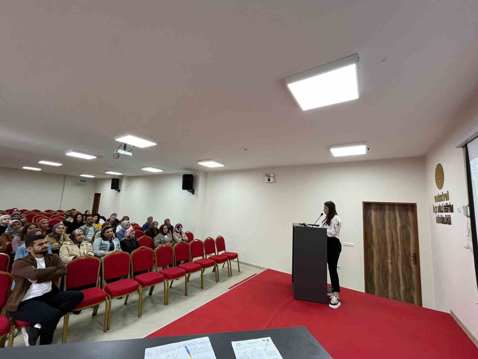 Vezirk&ouml;pr&uuml;&rsquo;de &ouml;ğretmenlere &ouml;zel eğitim semineri
