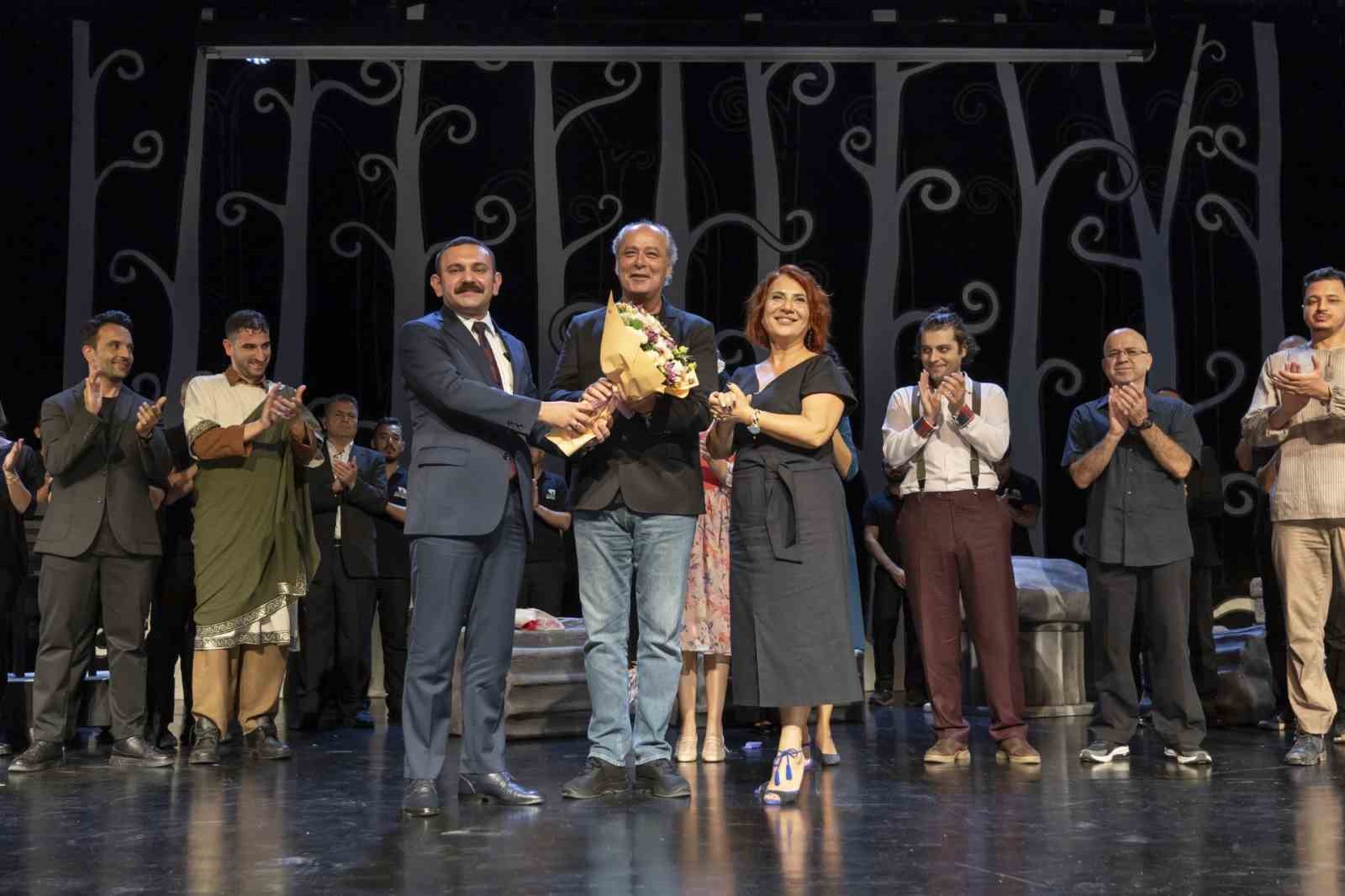 Mersin Şehir Tiyatrosu 25. sezonunu ‘Bahar Noktası’yla başlattı
