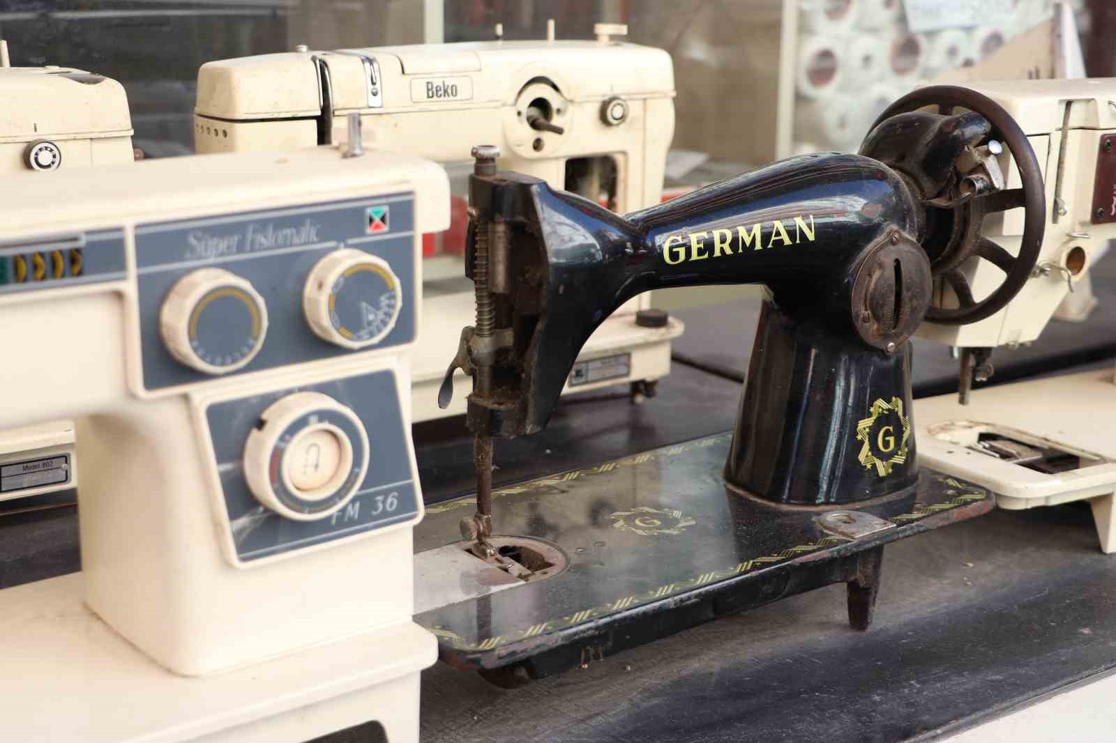 Eskişehir’in son zanaatkârı: 100 yıllık dikiş makinesini bile konuşturabiliyor