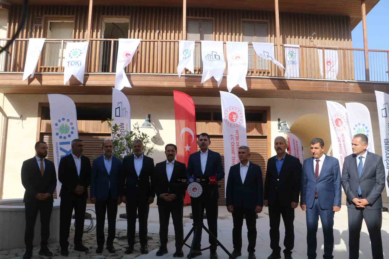 Bakan Kurum: "Siz önce gidin kendi belediyelerinizde yapmanız gereken sorumluluklar çerçevesinde çöpünüzü toplayın"
