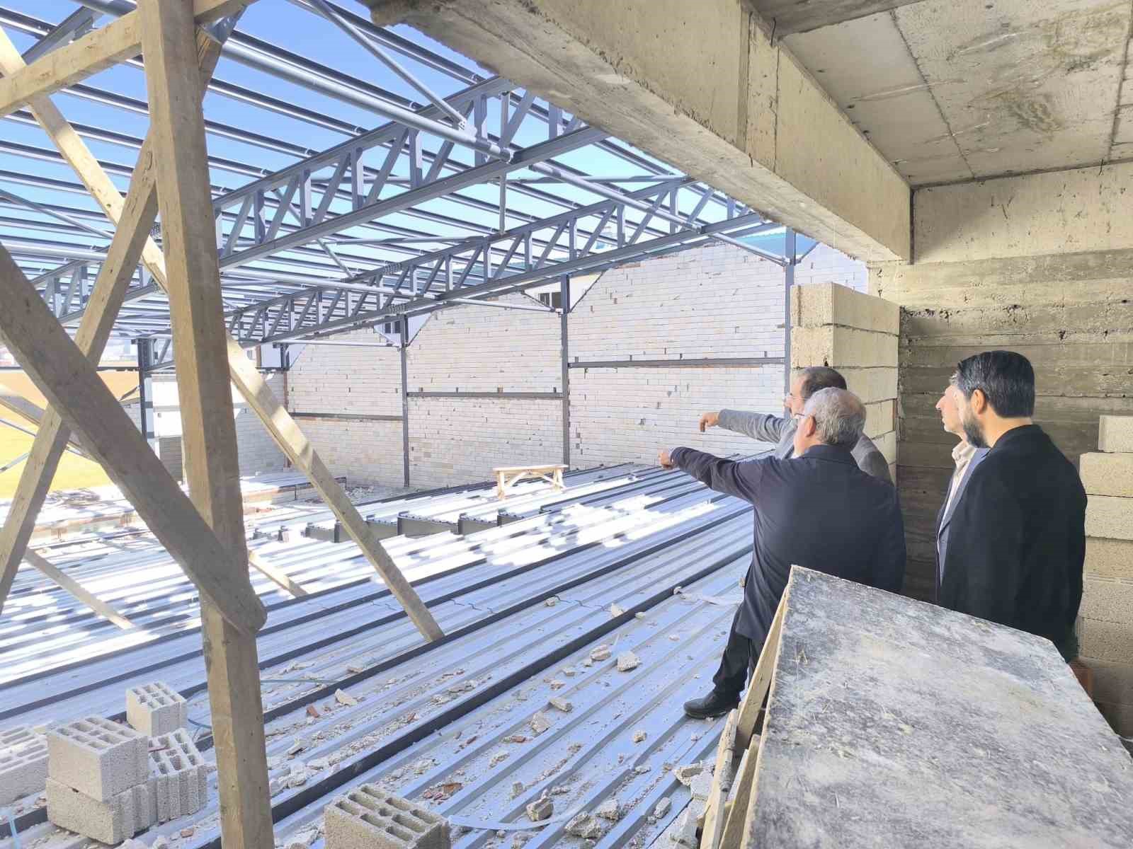 Mehmet G&uuml;rg&uuml;r Hafızlık ve Gen&ccedil;lik Merkezi inşaatı devam ediyor
