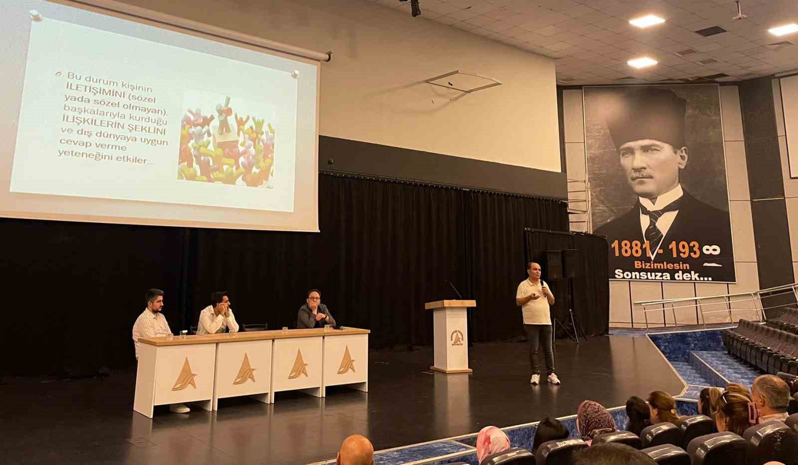 Muratpaşa’dan otizm farkındalığı semineri