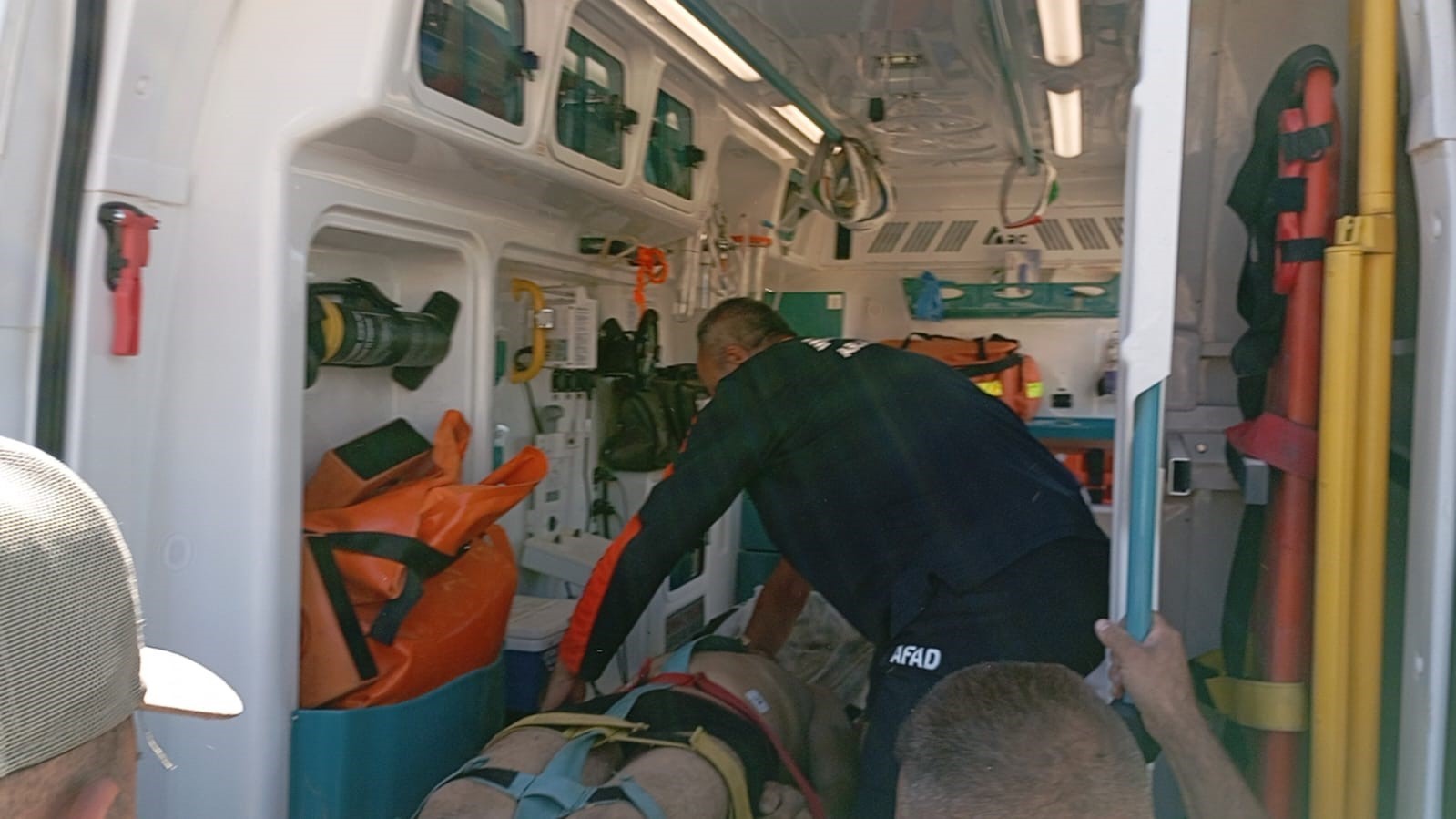 Serinlemek için girdiği suda hayatını kaybetti