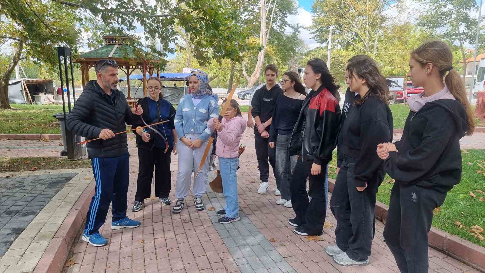 K&uuml;tahya&rsquo;da "Dede Torun El Ele" tarih yolculuğu
