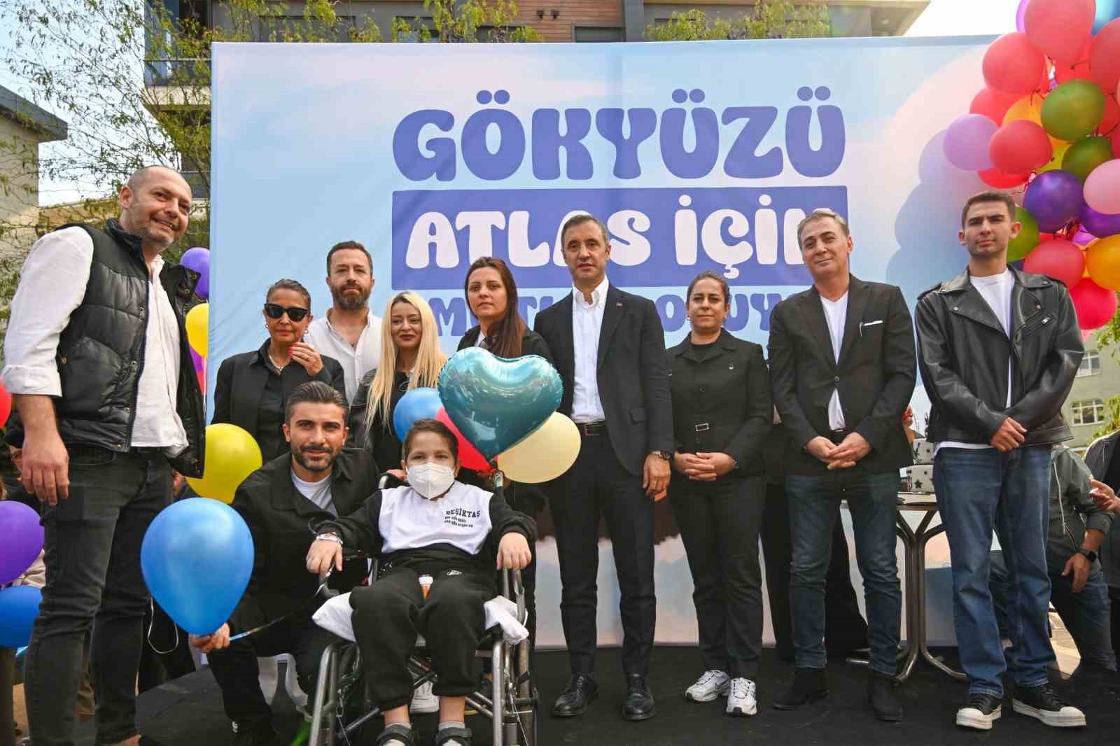 L&ouml;semiyi 2&rsquo;nci kez yenen Atlas i&ccedil;in Beşiktaş&rsquo;ta balonlar g&ouml;ky&uuml;z&uuml;ne bırakıldı
