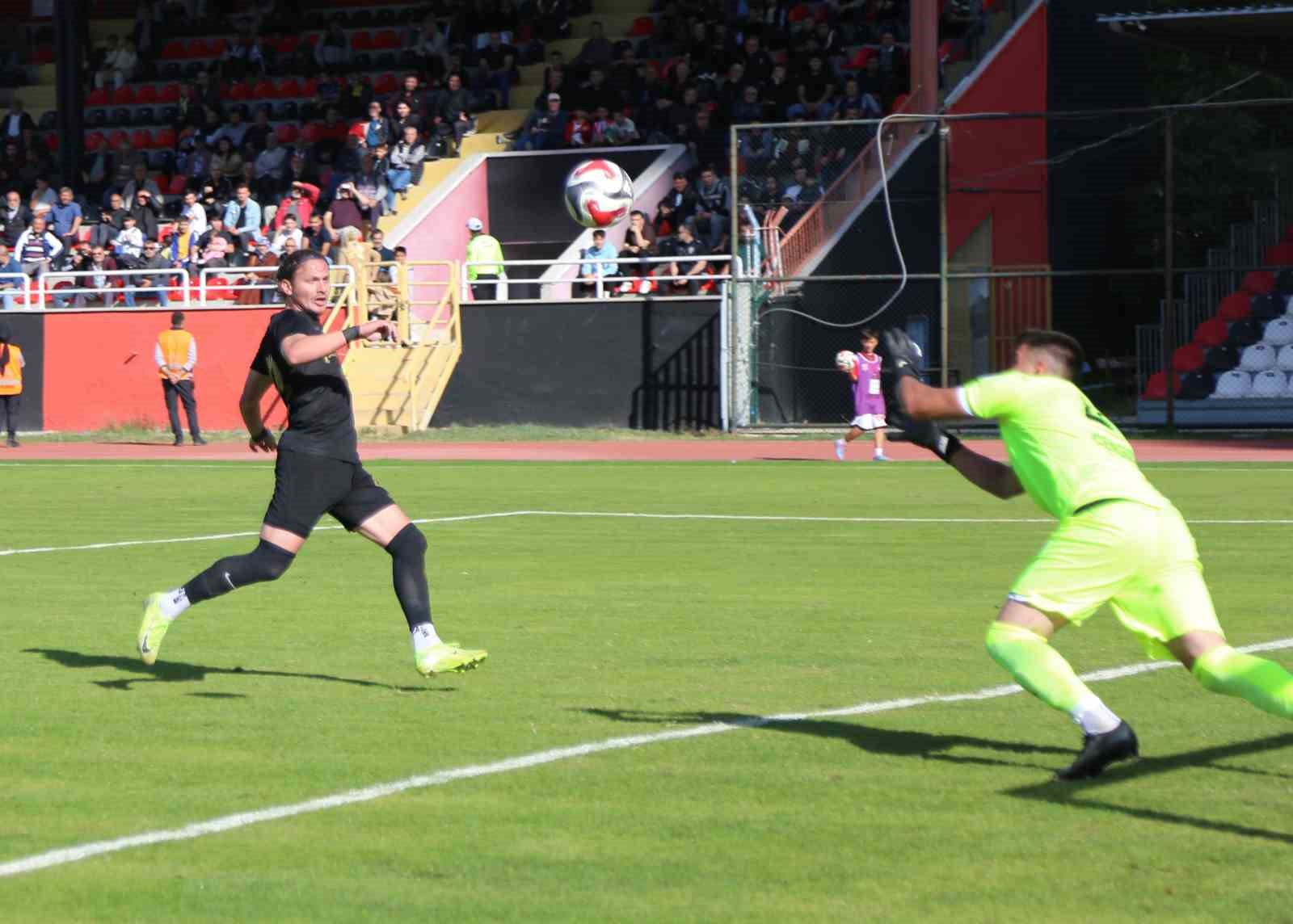 TFF 2. Lig: Kastamonuspor: 0 - İskenderunspor: 2
