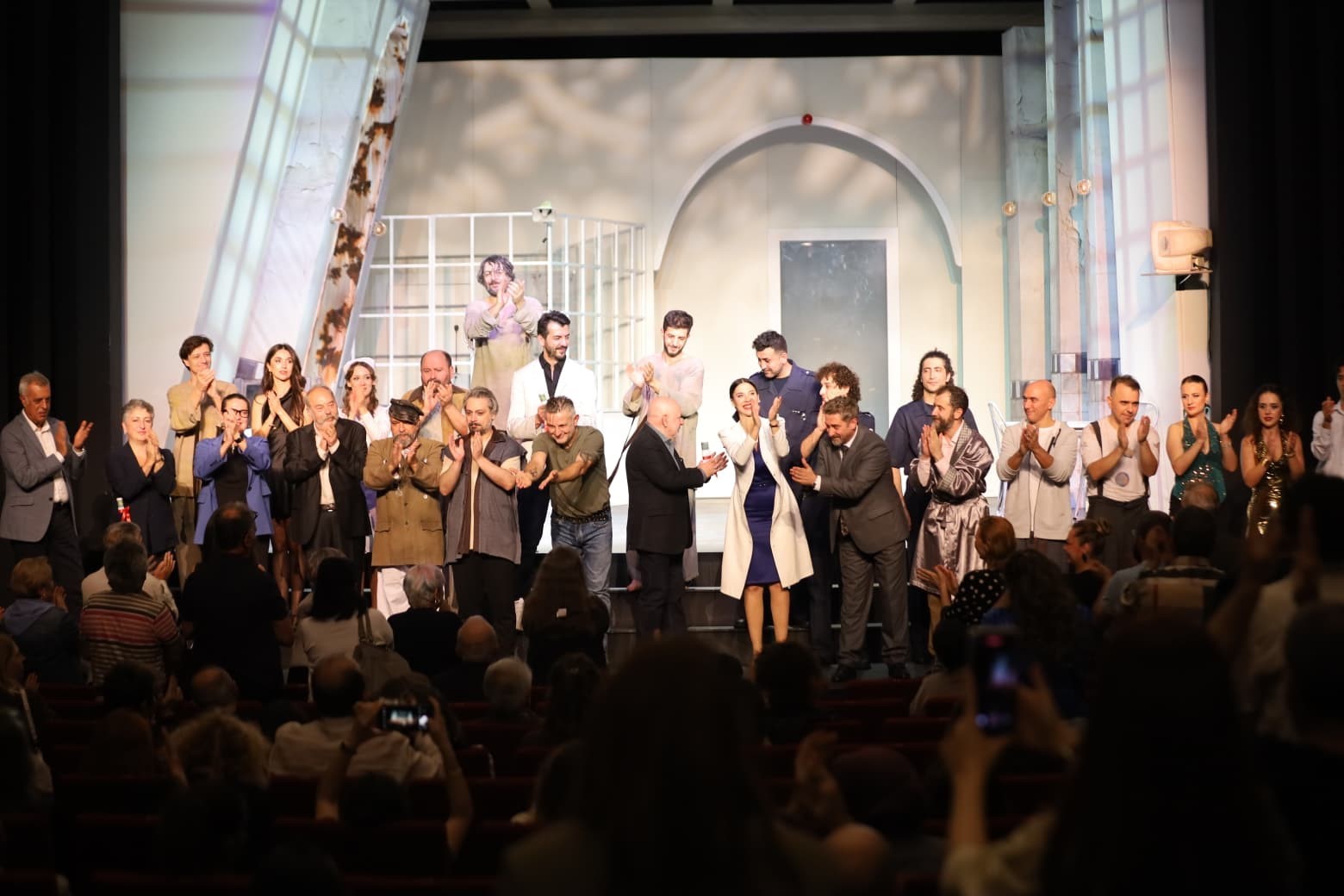 Bursa Şehir Tiyatrosu, sezona ‘merhaba’ dedi
