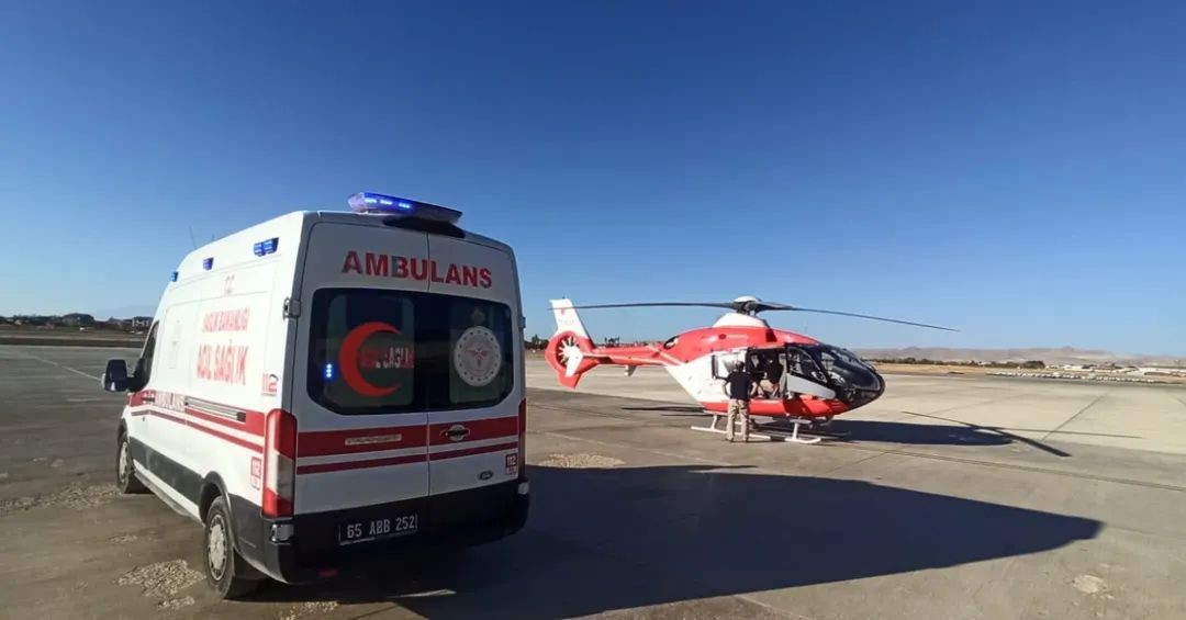 Van&rsquo;daki kalp hastası bebek ambulans u&ccedil;akla İstanbul&rsquo;a sevk edildi
