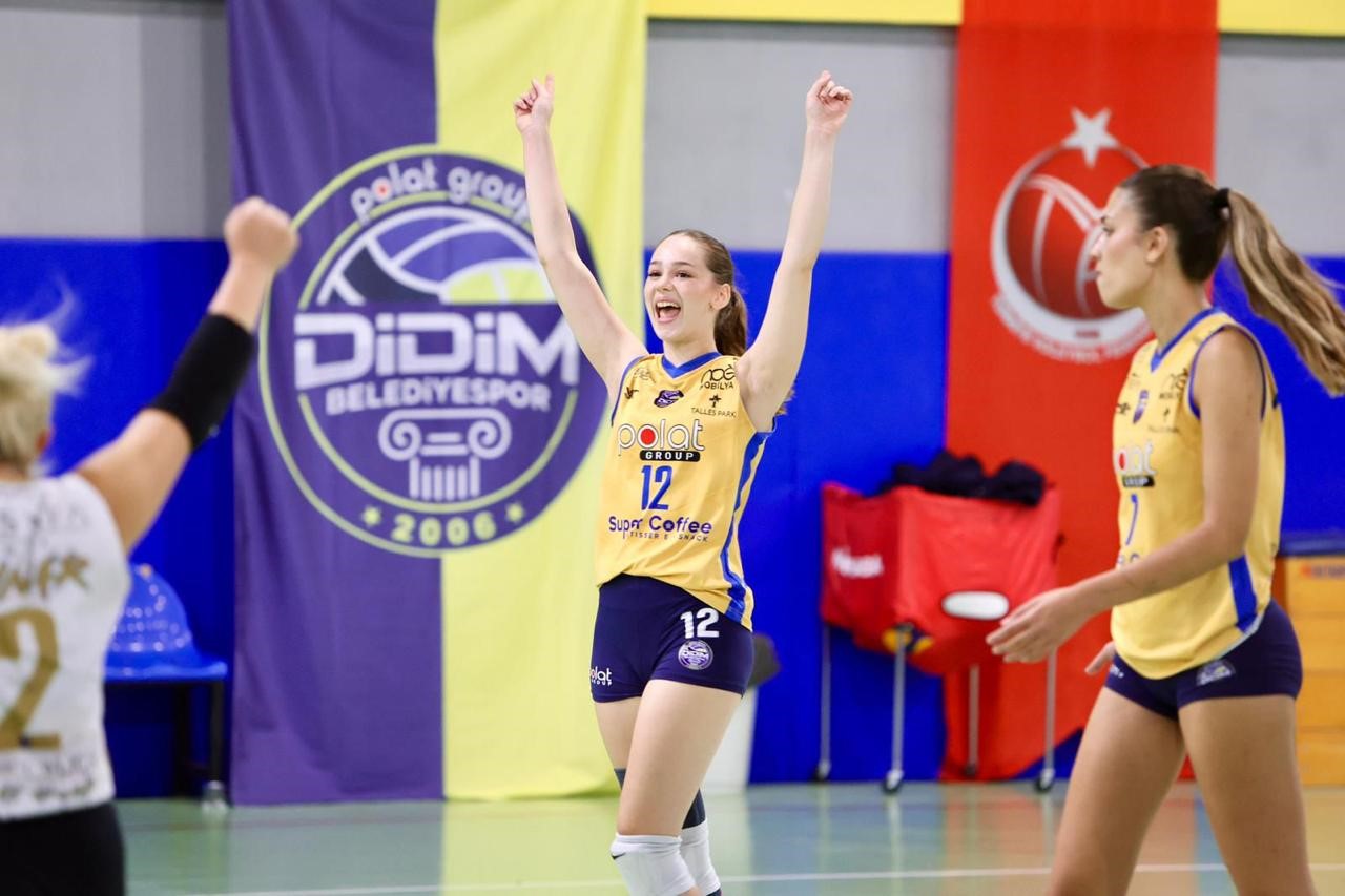 Didim Belediyespor Kadın Voleybol Takımı sezona galibiyet ile başladı

