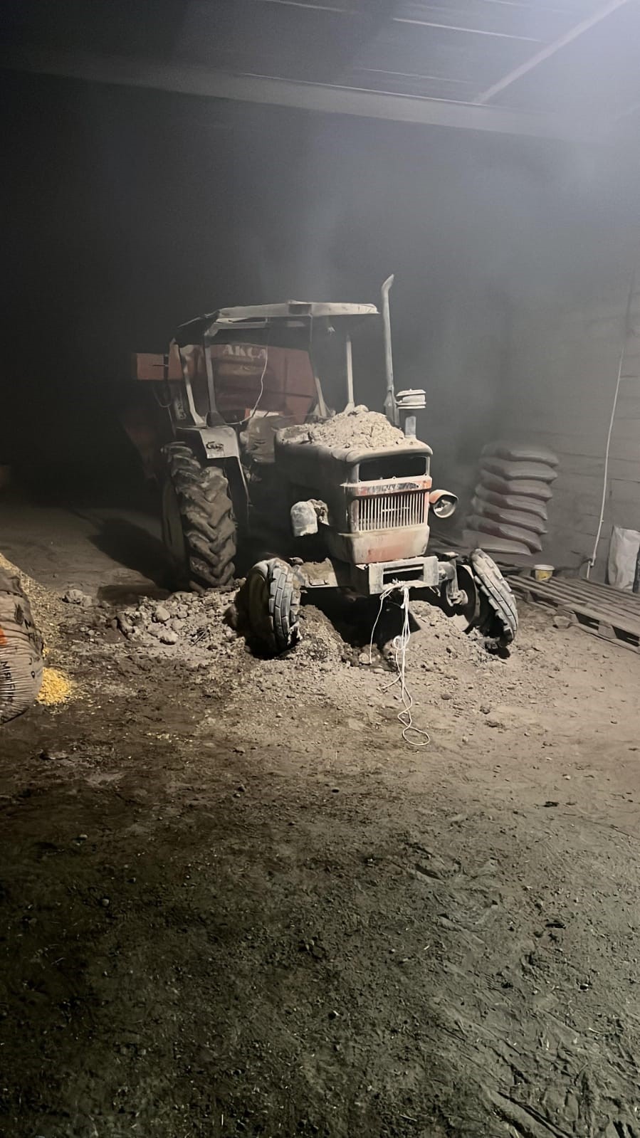 Konya&rsquo;da trakt&ouml;r alev alev yandı
