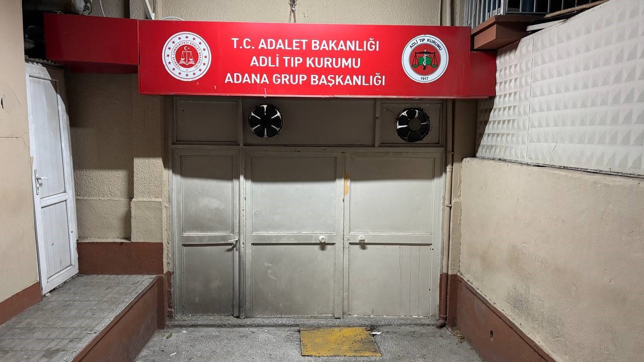 Cadde ortasında bı&ccedil;aklı kavga: 1 &ouml;l&uuml;
