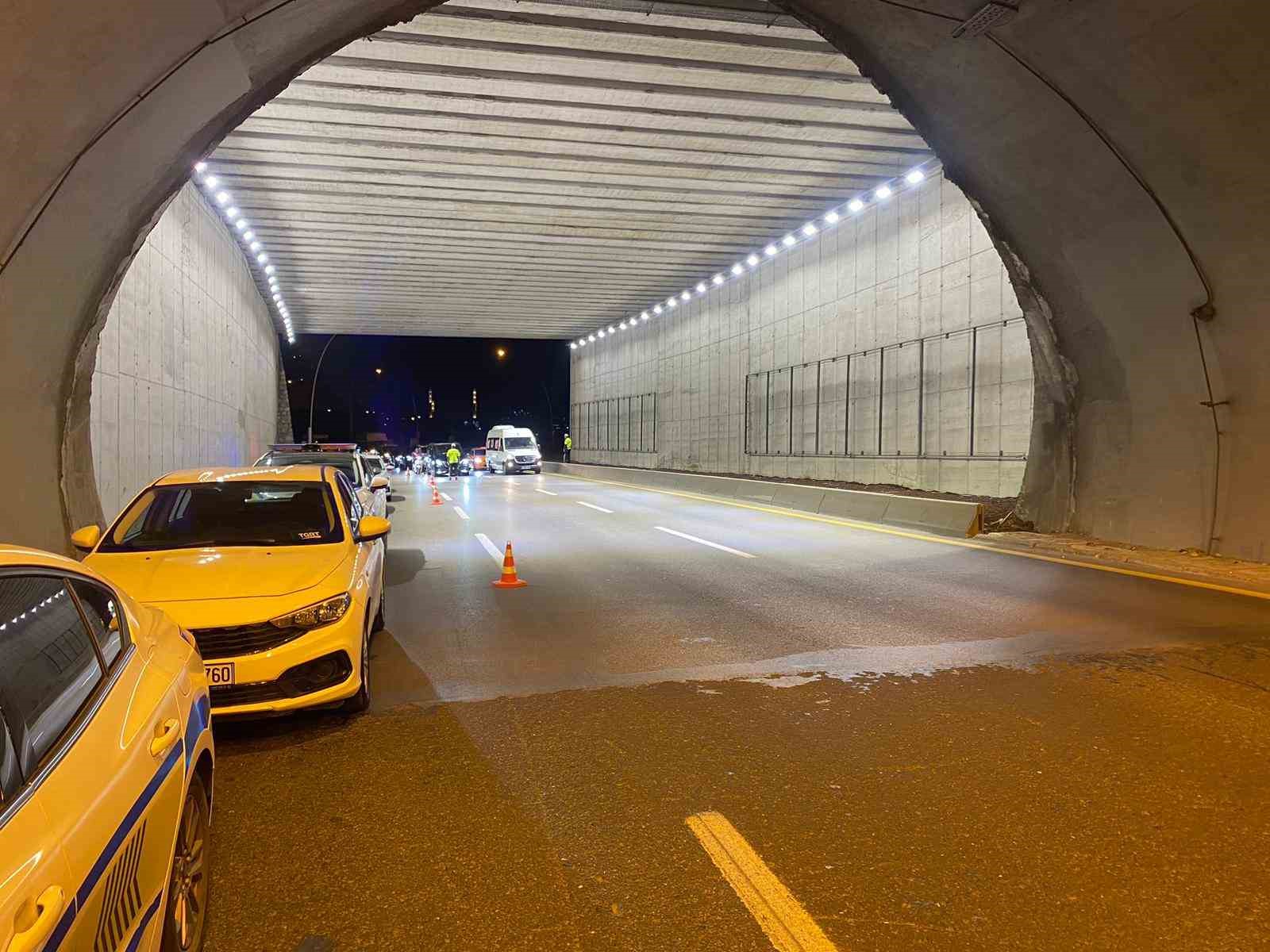 Ankara&rsquo;da otomobilin i&ccedil;erisinde silahlı kavga: 1 &ouml;l&uuml;, 1 yaralı
