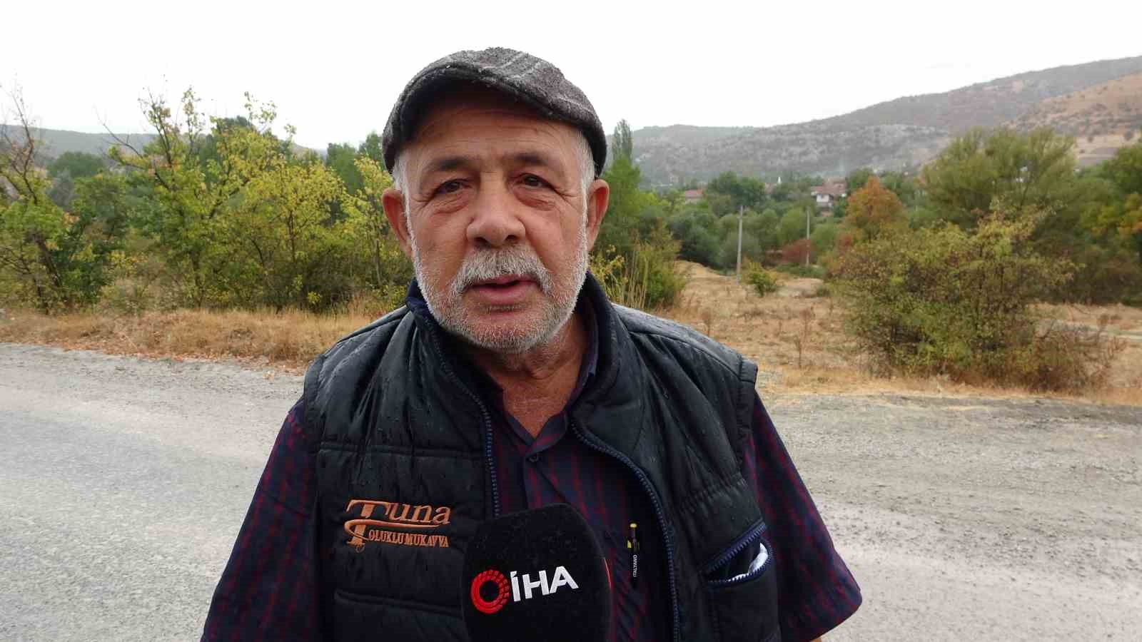 Taş ocağı tozu ve asfaltsız yola vatandaşlardan tepki