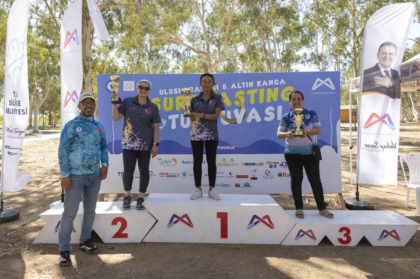 Mersin’de 8. Altın Kanca Surfcasting Turnuvası tamamlandı