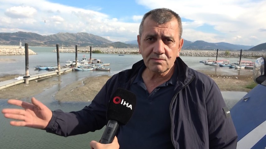 Eğirdir Gölü’nde balıkçı tekneleri karaya oturdu, balıkçılık bitme noktasına geldi
