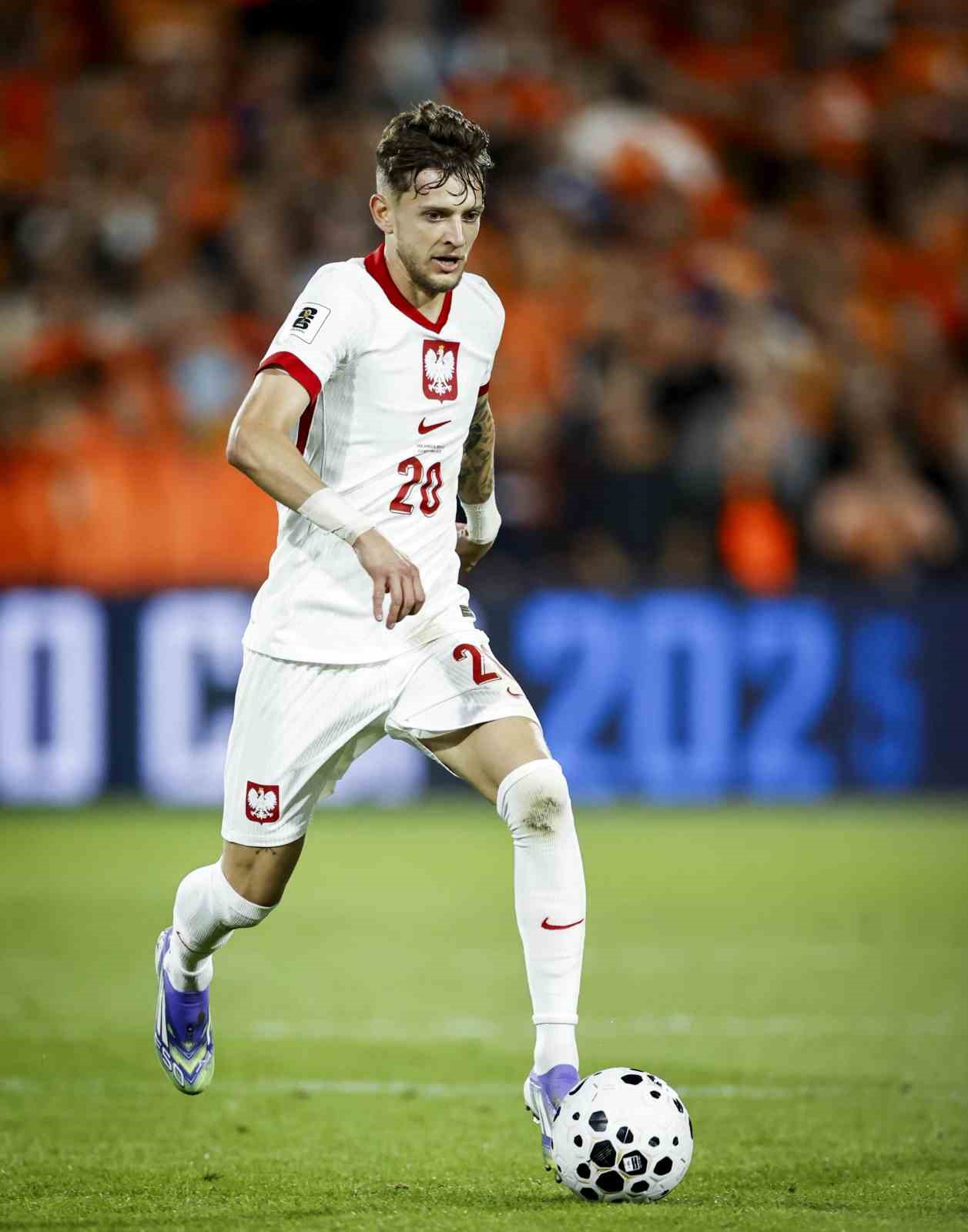 Fenerbah&ccedil;e&rsquo;de 12 futbolcu milli mesaide
