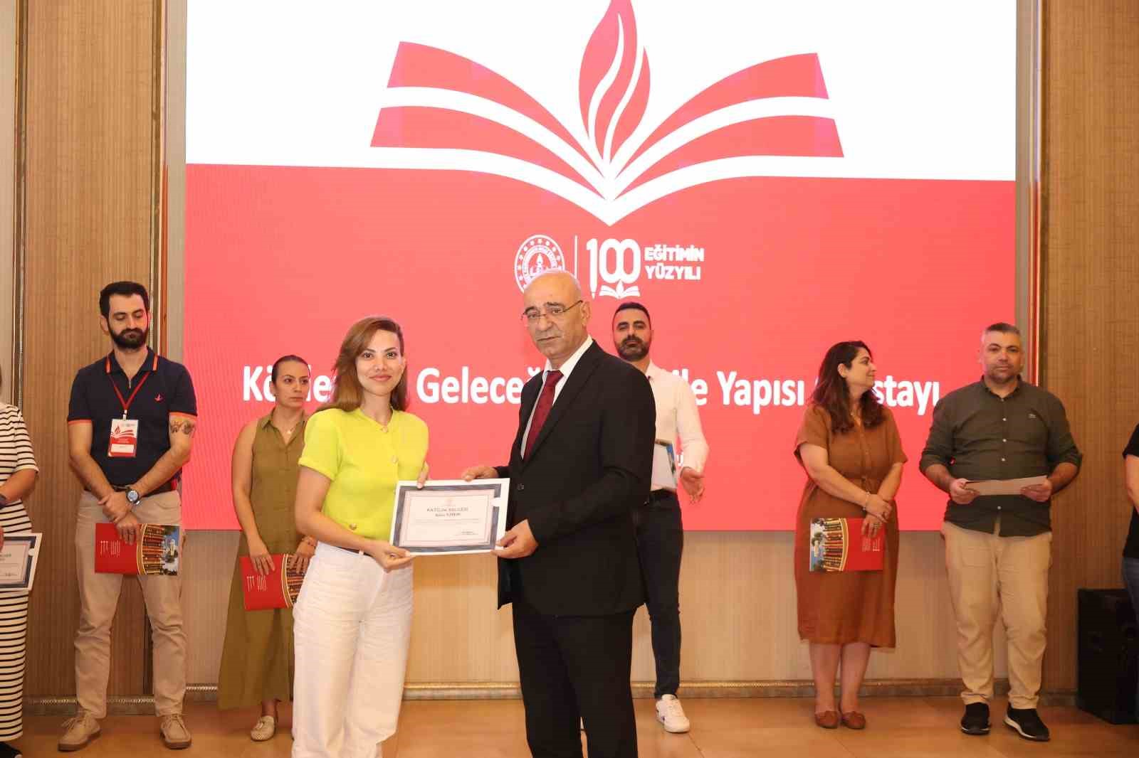 Mersin&rsquo;de &rsquo;K&ouml;klerden Geleceğe T&uuml;rk Aile Yapısı &Ccedil;alıştayı&rsquo; ger&ccedil;ekleştirildi
