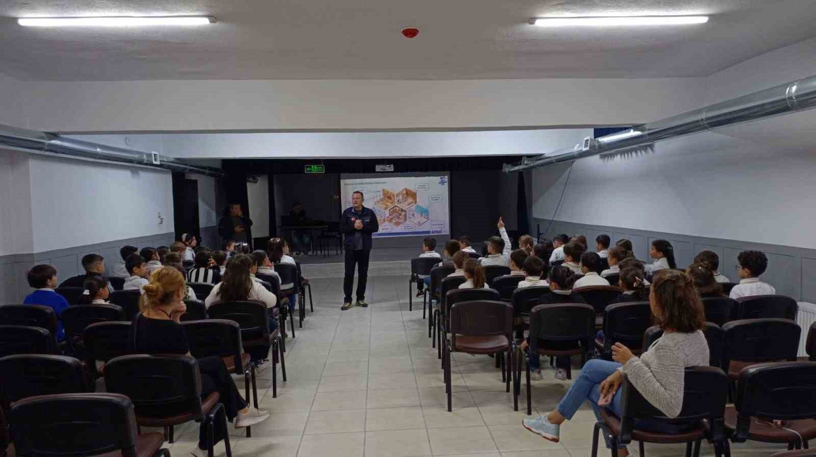 AFAD&rsquo;dan ilkokul &ouml;ğrencilerine farkındalık eğitimi
