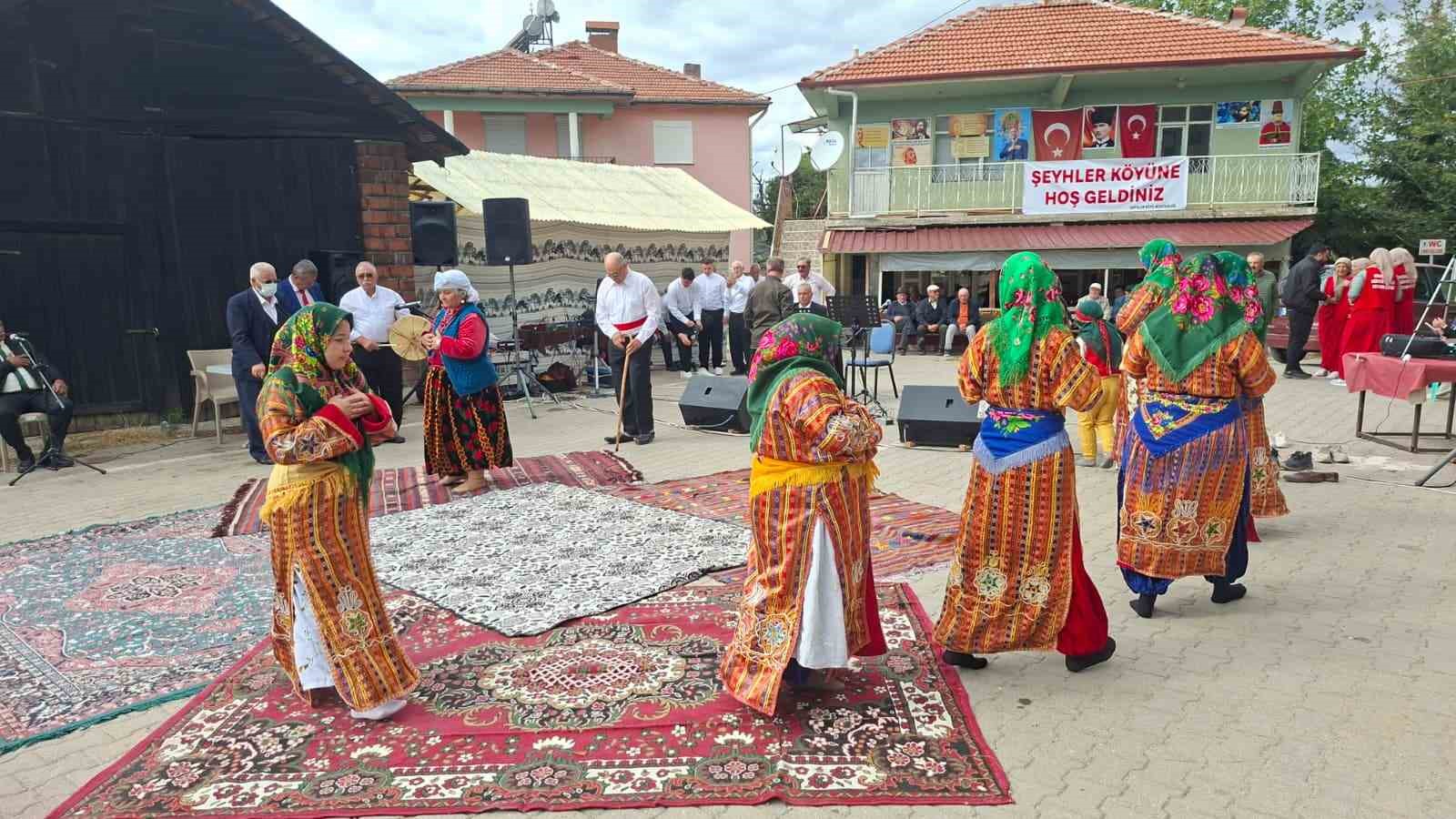 Hisarcık’ın Şeyhler köyünde ’güz hayrı’