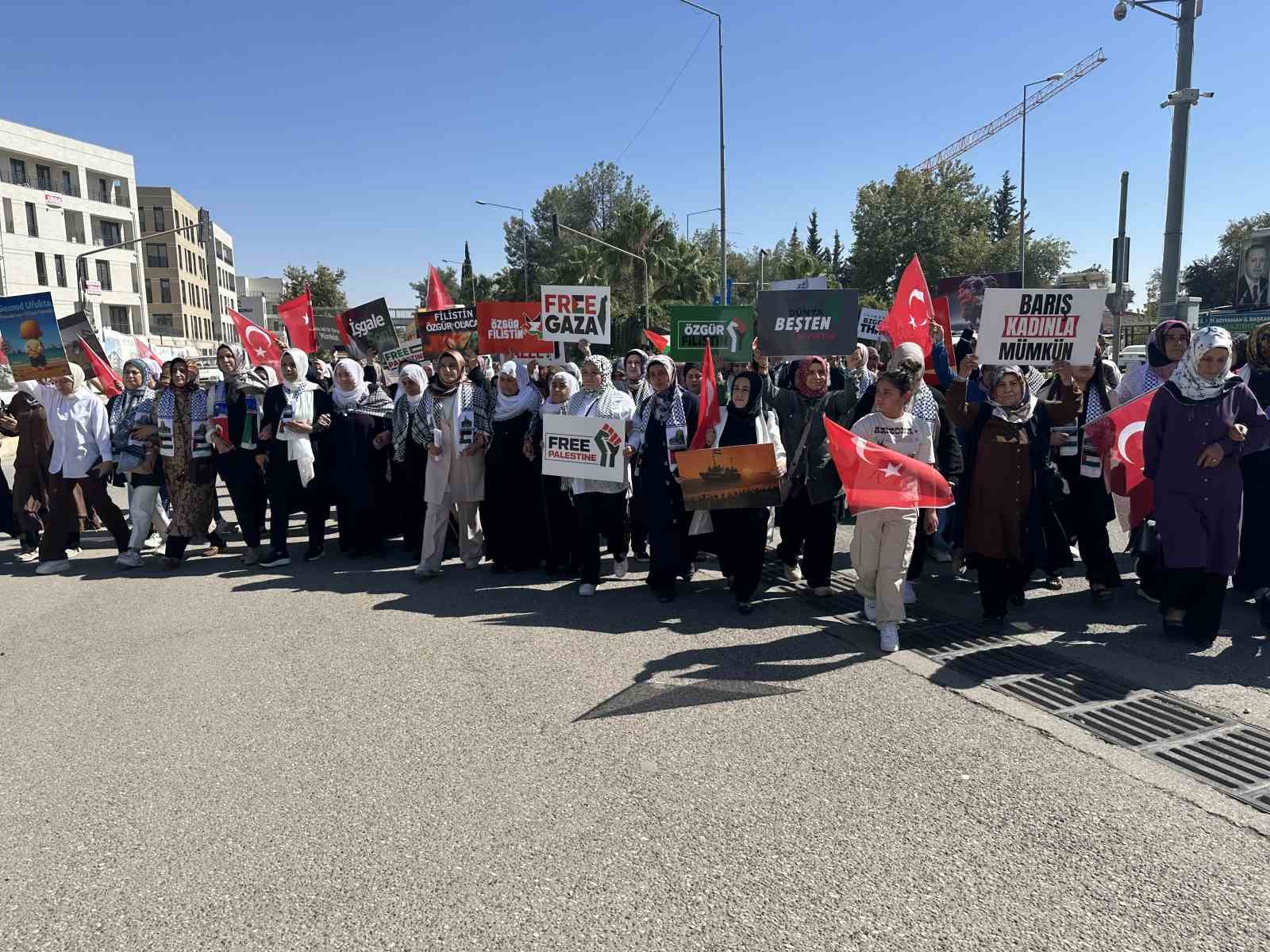AK Parti Kadın Kolları’ndan Gazze’ye destek çağrısı
