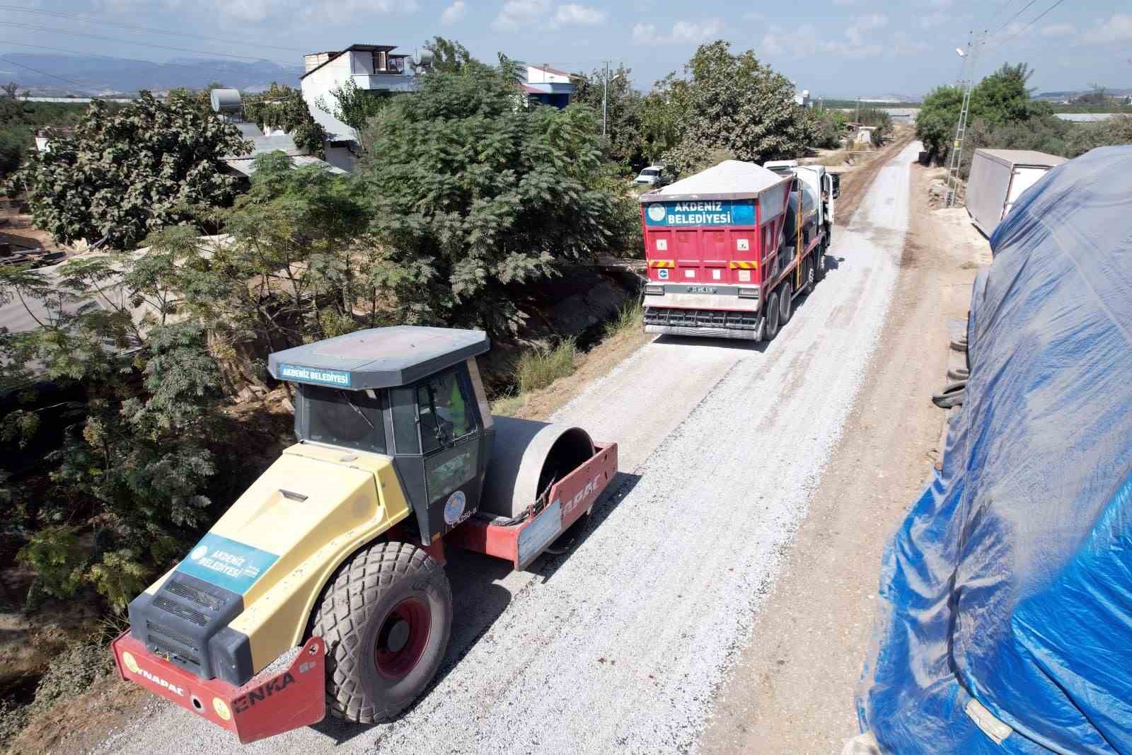 Akdeniz’in kırsalı yeni yollarına kavuşuyor