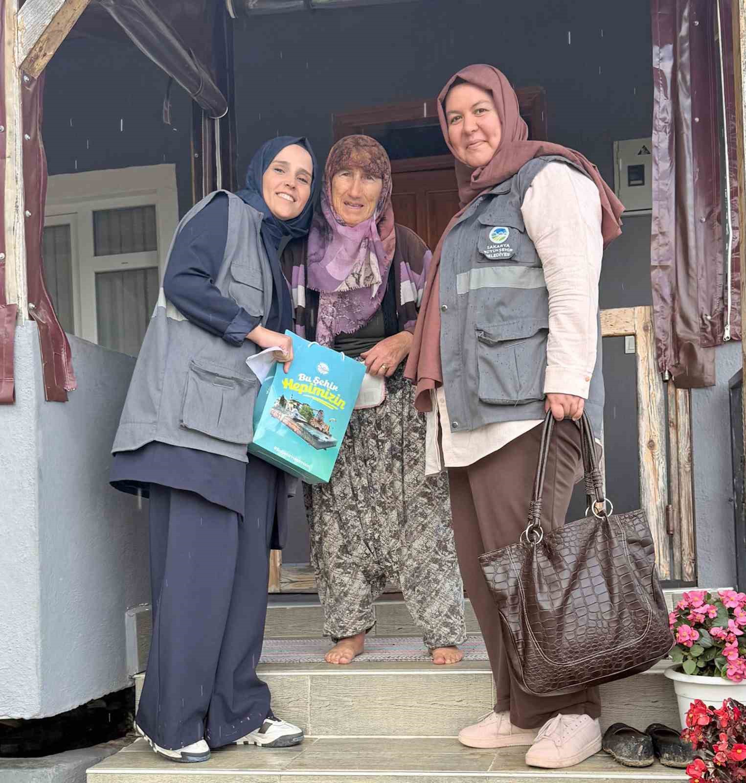 Sakarya Büyükşehir şehrin dört bir yanında yürekleri ısıtıyor