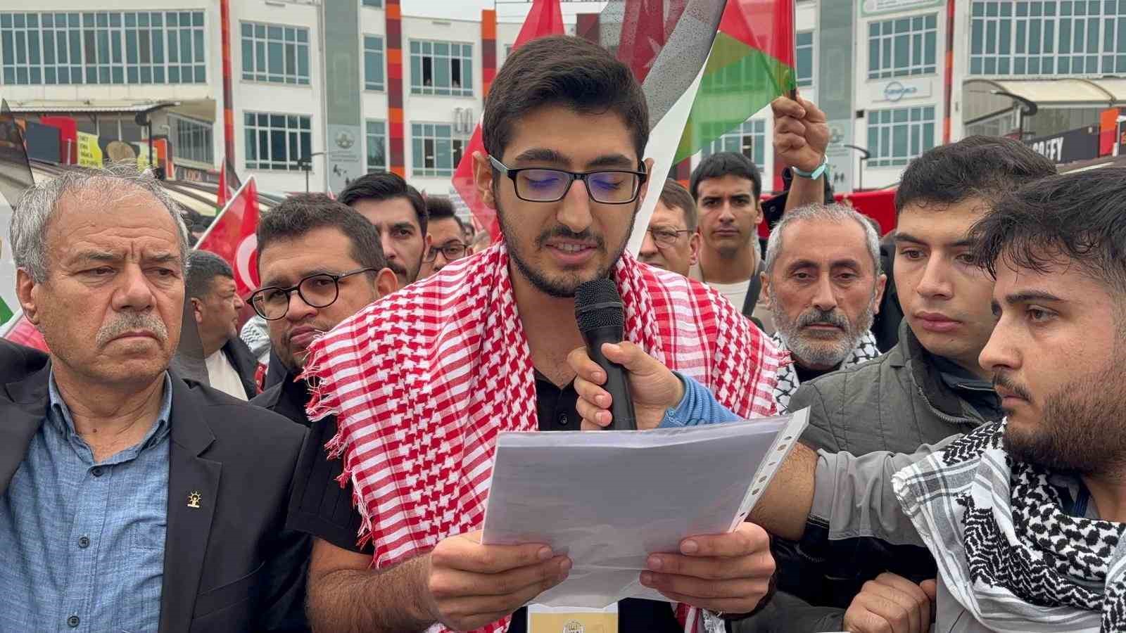 Edirne’de üniversite öğrencilerinden Filistin’e destek yürüyüşü