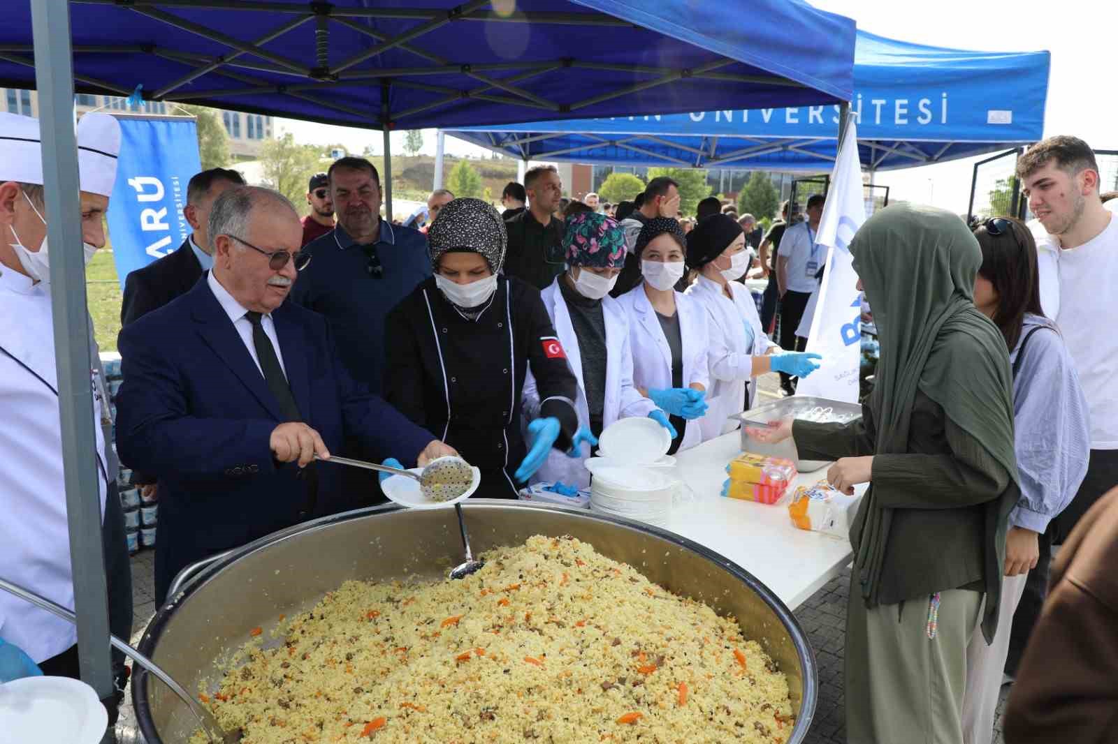 BAR&Uuml;&rsquo;den &ouml;ğrencilere &lsquo;Hoş Geldiniz&rsquo; şenliği
