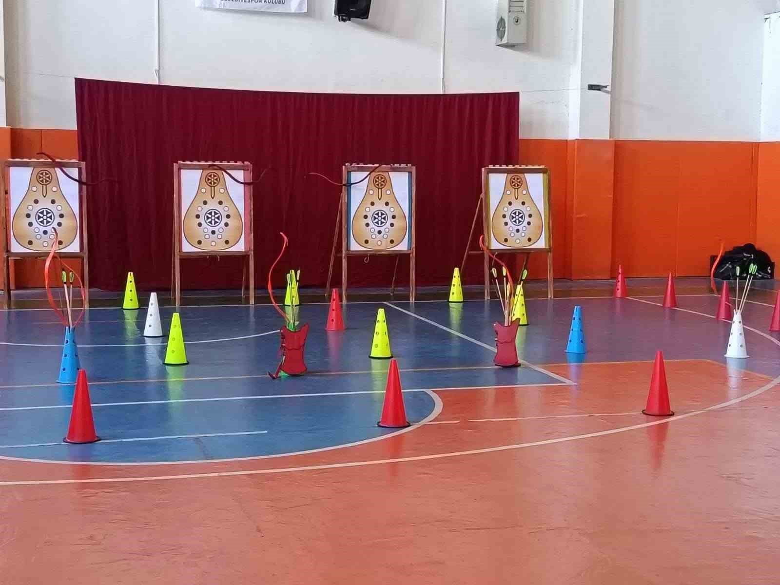 Sarıgöllü gençler ve çocukların ilgi alanı okçuluk sporu
