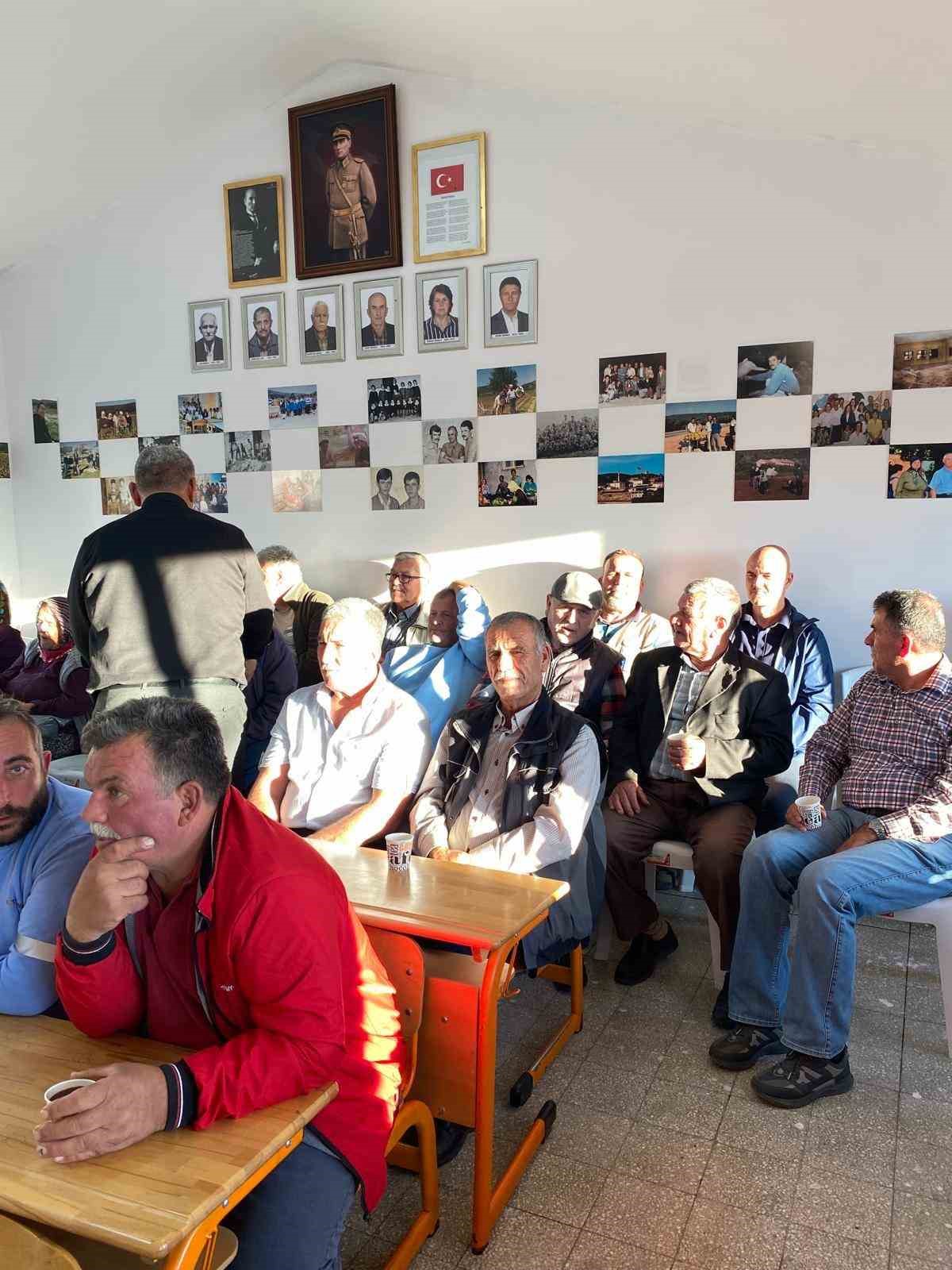 50 yıl sonra aynı sıralarda: Nesibe Öğretmen’e anlamlı sürpriz