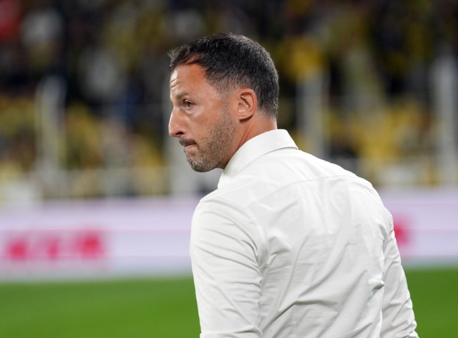 Fenerbah&ccedil;e istikrarı sağlayamadı