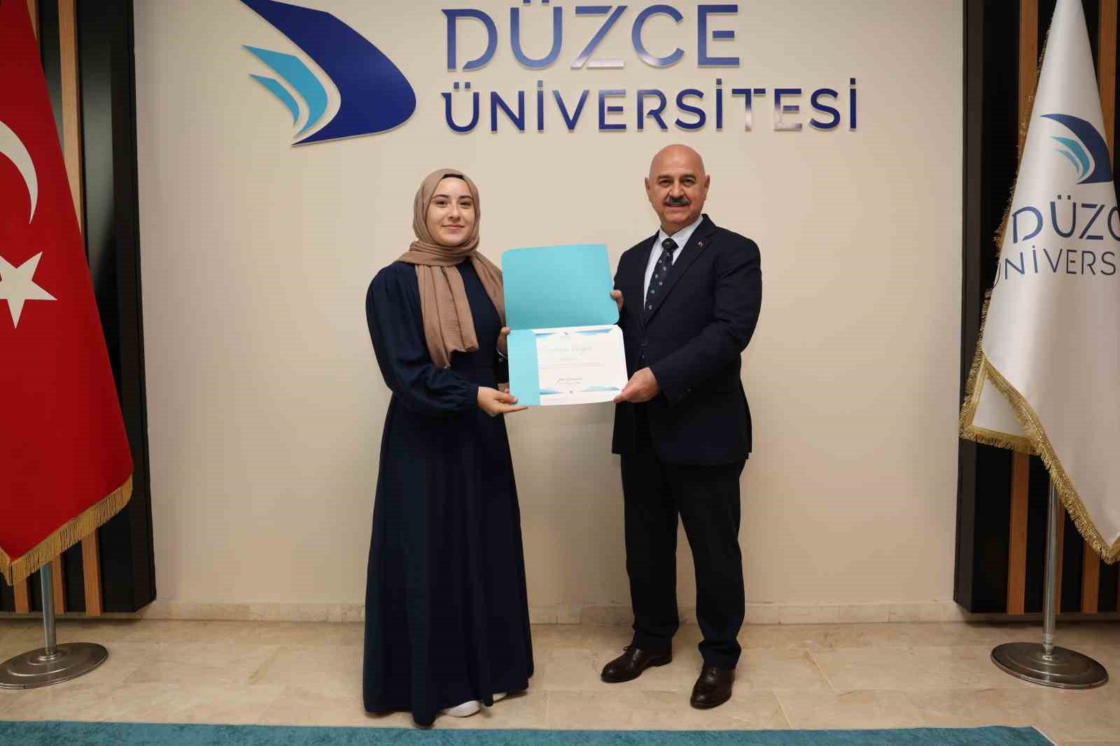 TEKNOFEST’te dereceye giren öğrencilerle bir araya geldi
