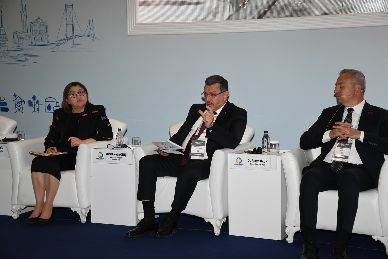 Başkan Ahmet Metin Genç: "Enerjinin üretimi kadar yönetimi de önemli"
